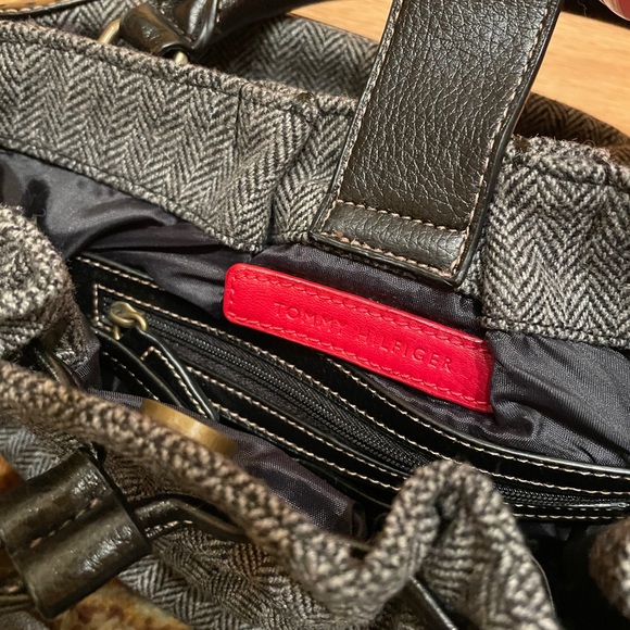 NWT Tommy Hilfiger Purse - Picture 2 of 3